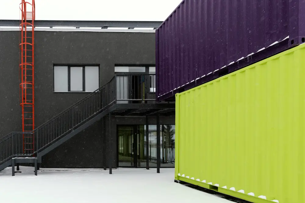 Discover the latest trends in shipping container design and customization with Jades Cargo Services Inc. Explore innovative solutions for your shipping needs today!